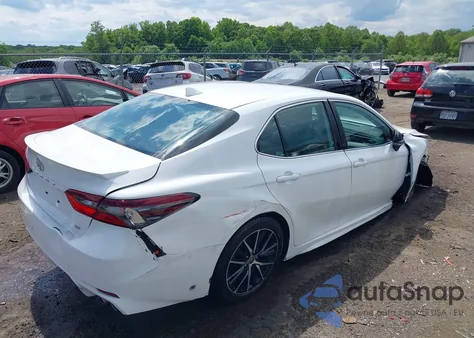 2022 Toyota Camry Se z USA, uszkodzony, nr VIN 4T1G11AK8NU045507